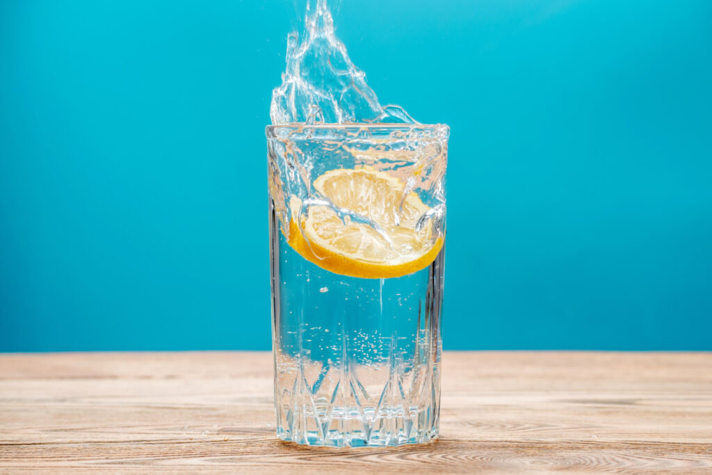 clean-fresh-clear-water-with-lemon-splashes