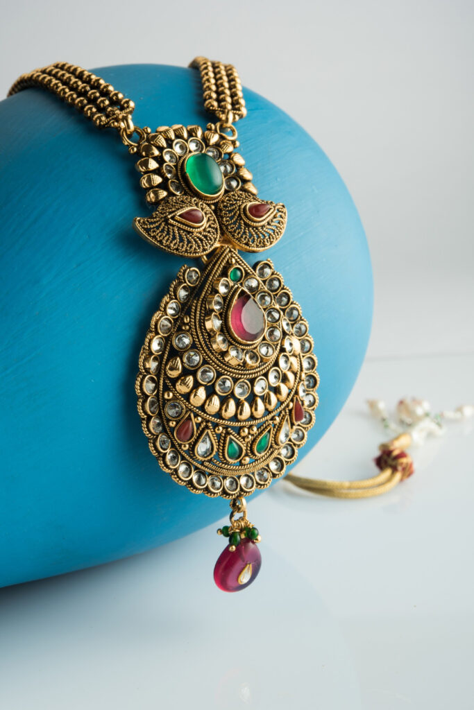 indian-traditional-jewellery-wooden-surface-selective-focus